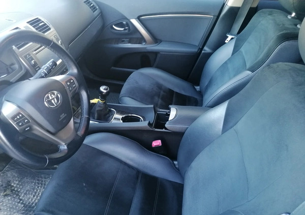 Toyota Avensis cena 38000 przebieg: 200500, rok produkcji 2014 z Katowice małe 92